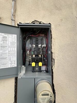 {{ custom_values.service_1 }} in {{custom_values.area_4})