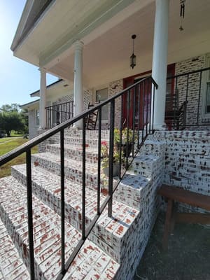 {{ custom_values.service_4 }} in {{custom_values.area_7})