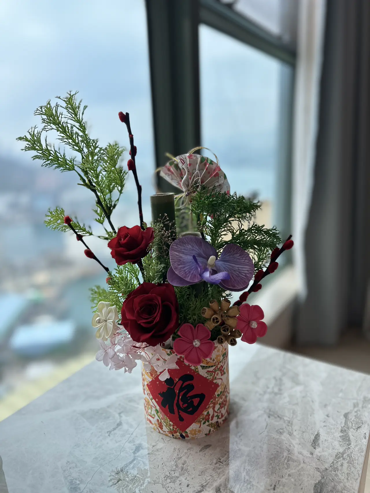 念念花藝學院 LLFA 線上保鮮花課程教學成果，學員親手完成的新年桌花