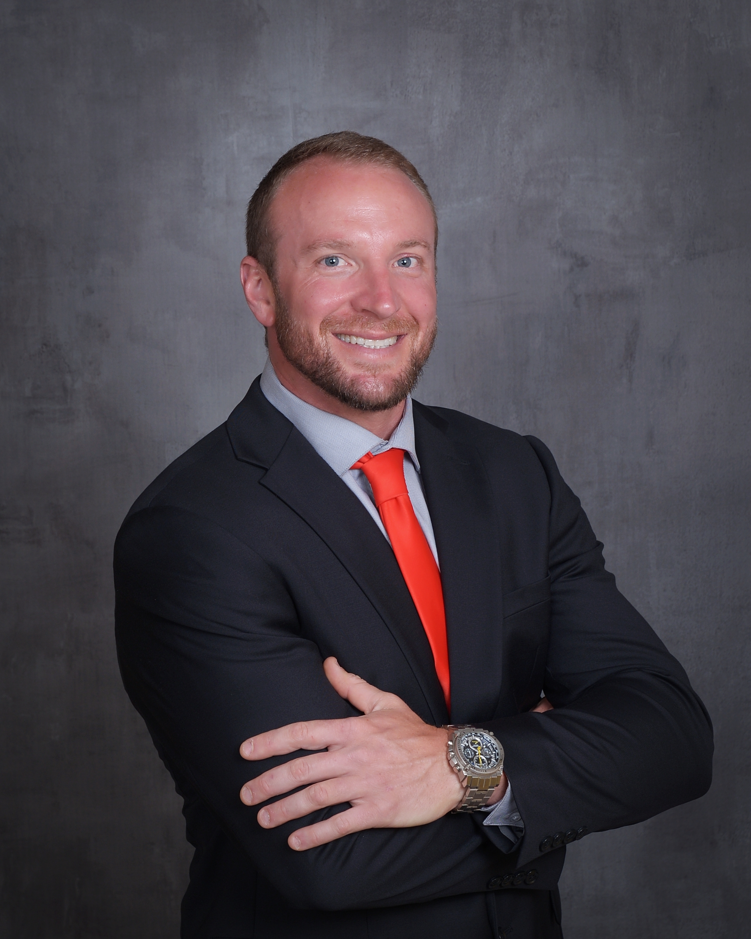 Headshot of Logan Knecht