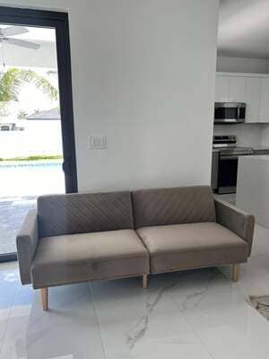 {{ custom_values.service_4 }} in {{custom_values.area_5})