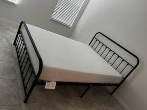 {{ custom_values.service_4 }} in {{custom_values.area_2})