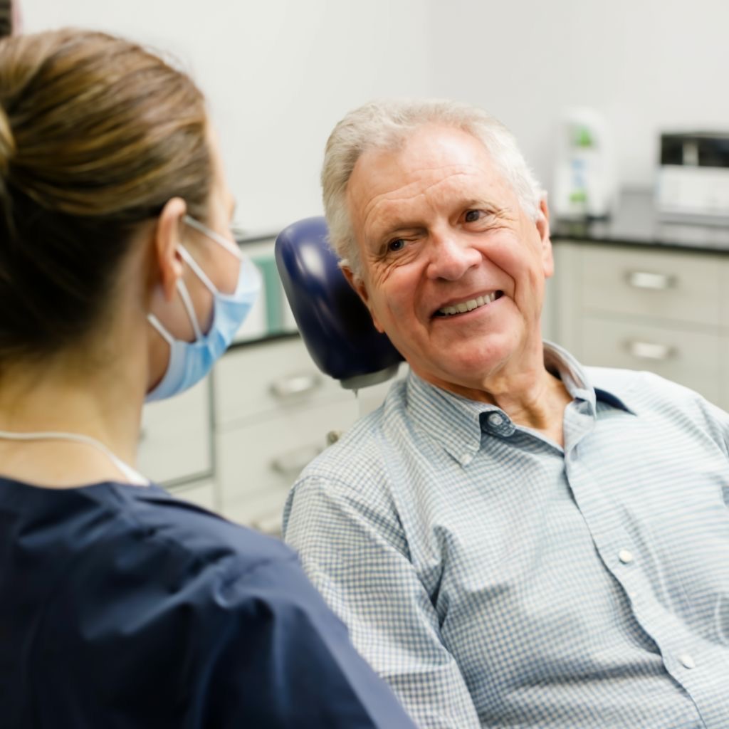 Implantes dentales Machalí — Simetría Dental Studio