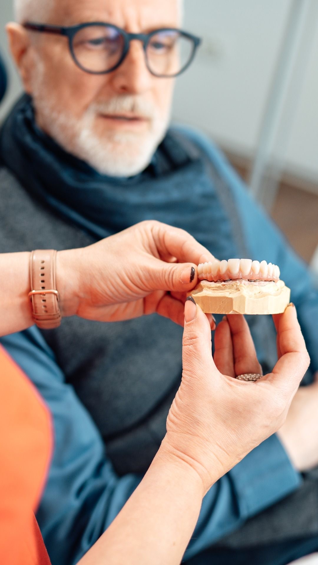 Rehabilitación sobre implantes en Machalí — Simetría Dental Studio
