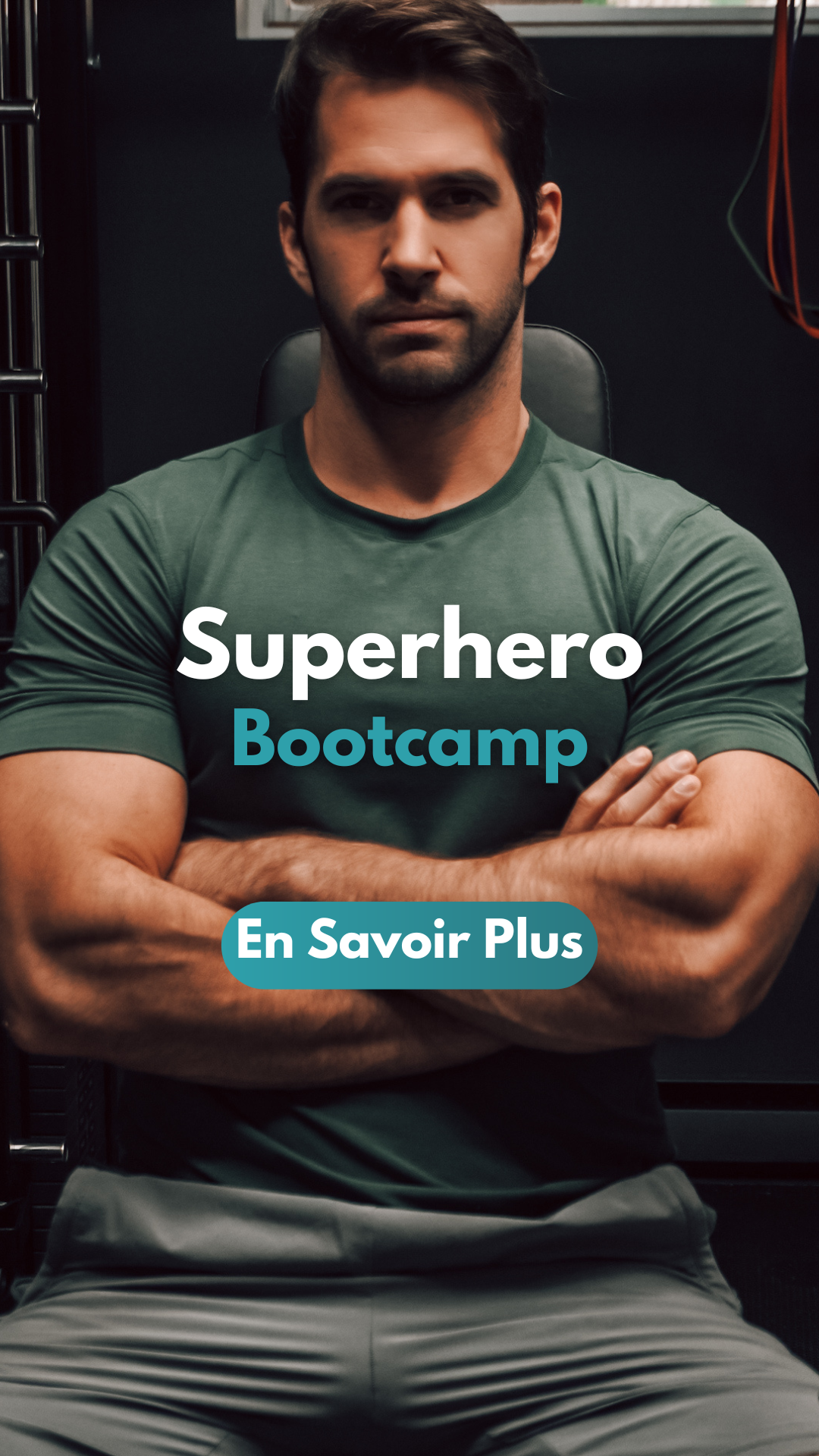 Bootcamp de style superhéros pour hommes visant force et conditionnement.