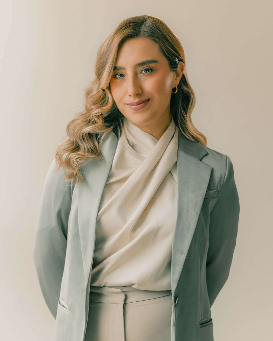 Dra. Claudia Cáceres en cirugía