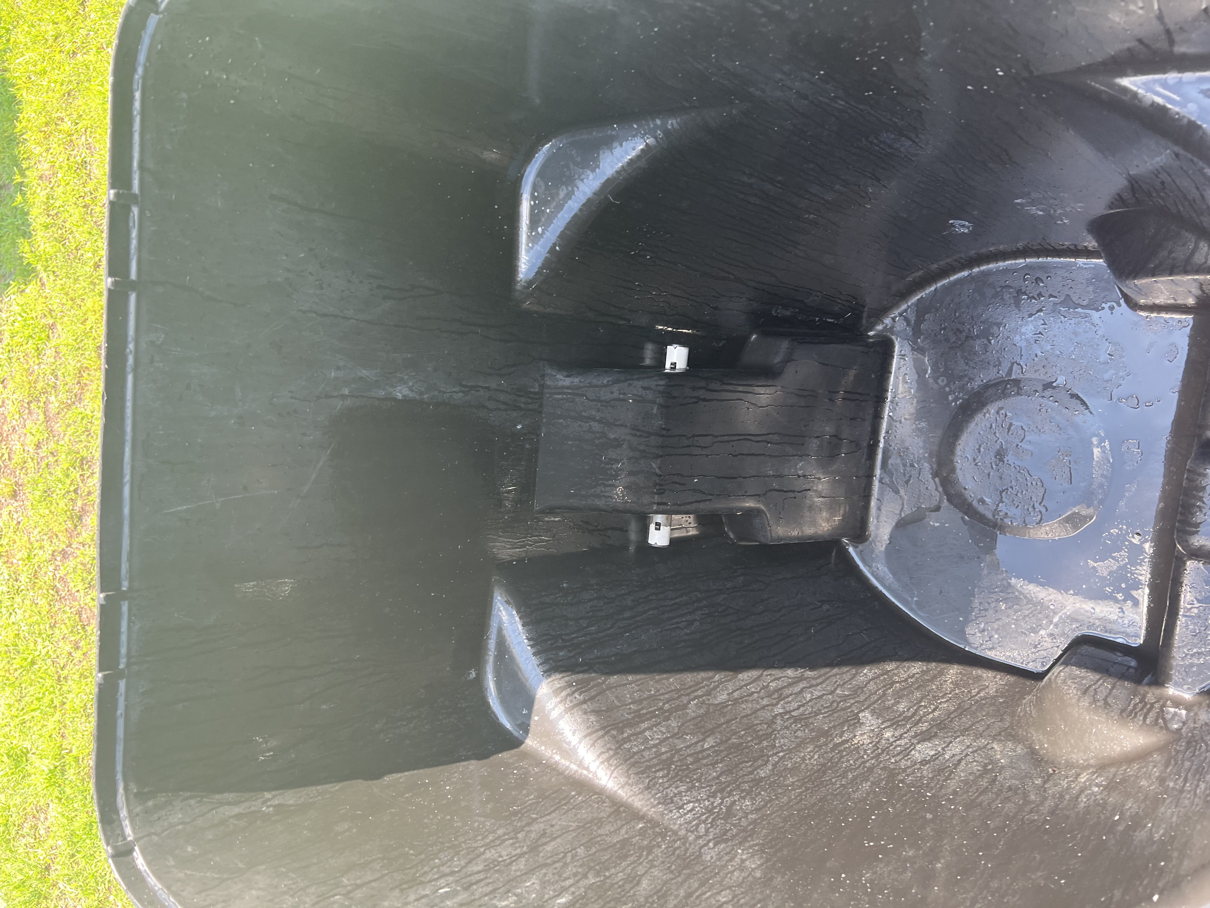 Clean trash bin after cleaning