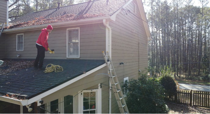 Seamless gutter run along a roofline
