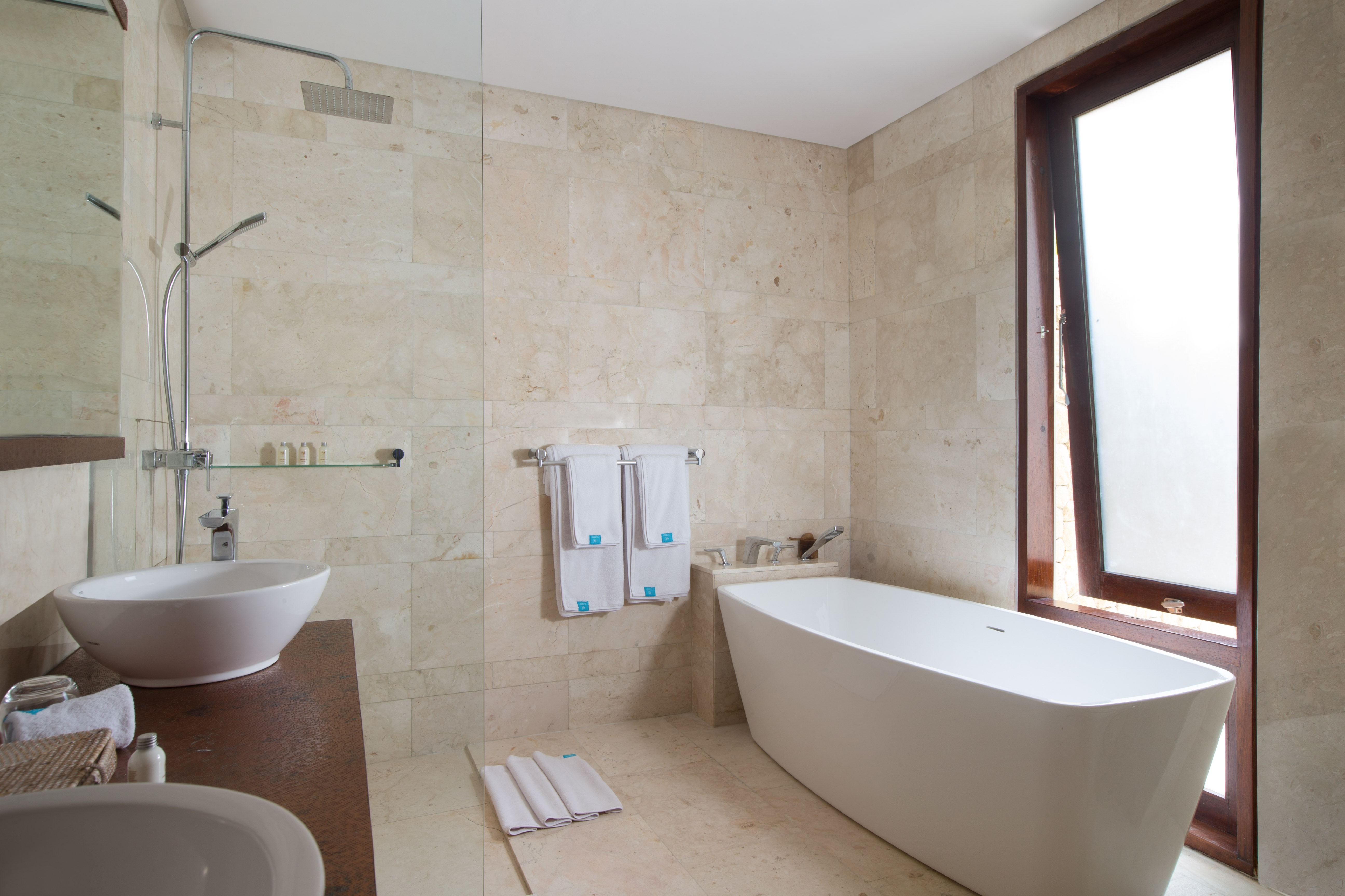 Villa Shared Bathroom