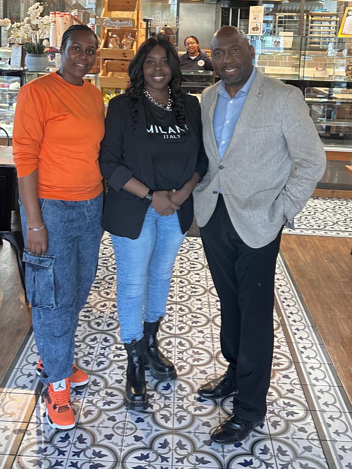 Victoria and Stephanie with Sylbourne Sydial