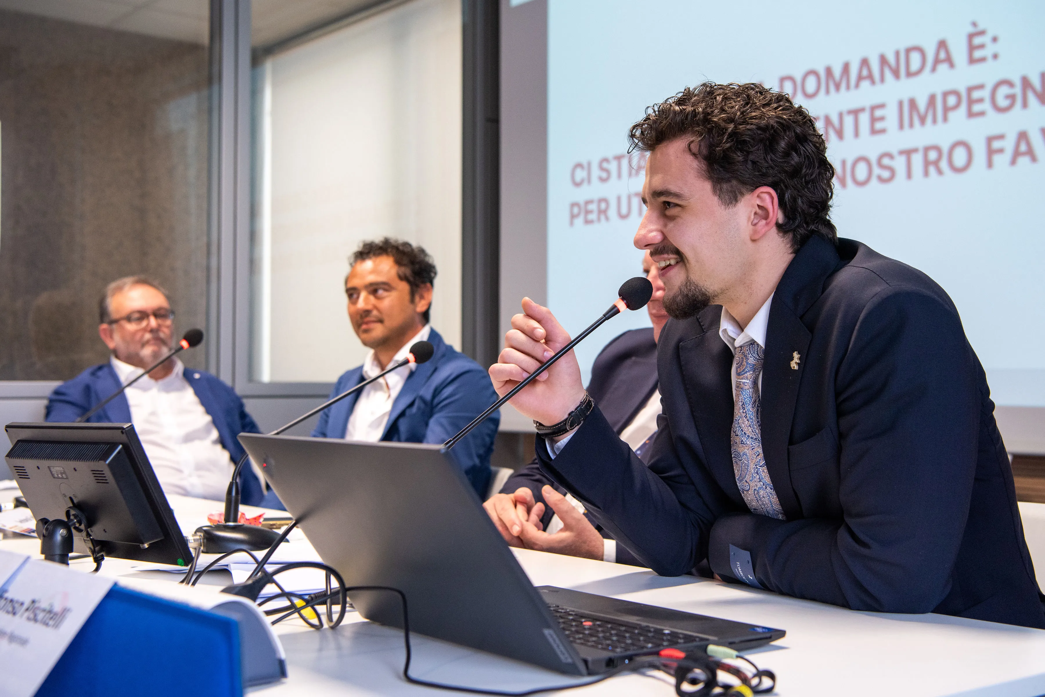 Denis Bilo Presidente del Fluence Group e Infrastrutture AI a Napoli all'evento organizzato dalla Confimi industria Campania