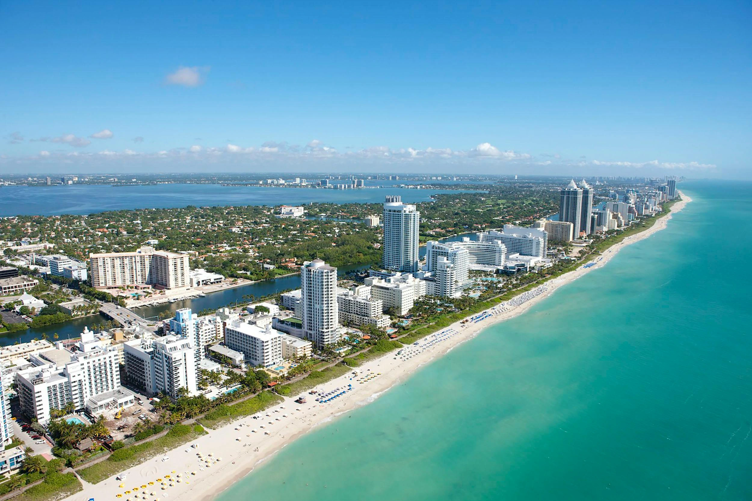 Miami Florida Denis Bilo Presidente di Infrastrutture AI e Fluence Group a casa di Grant Cardone