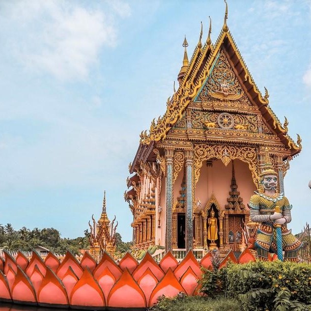 Wat Plai Laem - Samui Temple