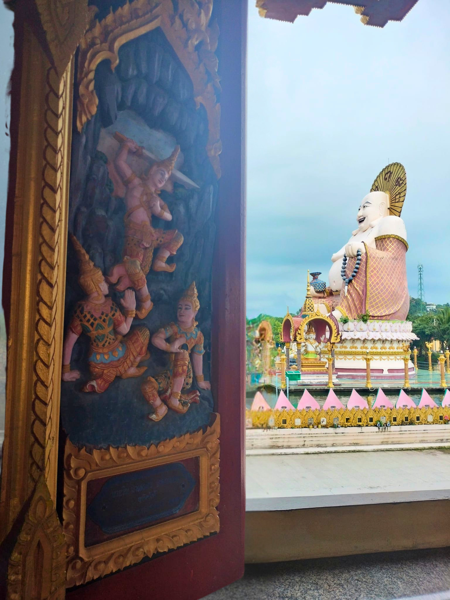 Wat Plai Laem