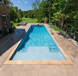 Pool with Aqua White Mini StoneScapes finish