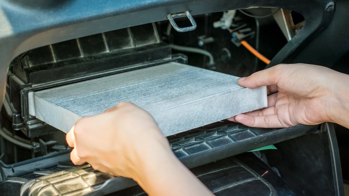 Cabin Air Filter Replacement at Metro Xpress Lube