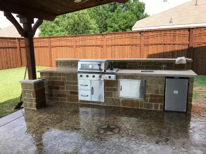 Outdoor Kitchens & Stonework