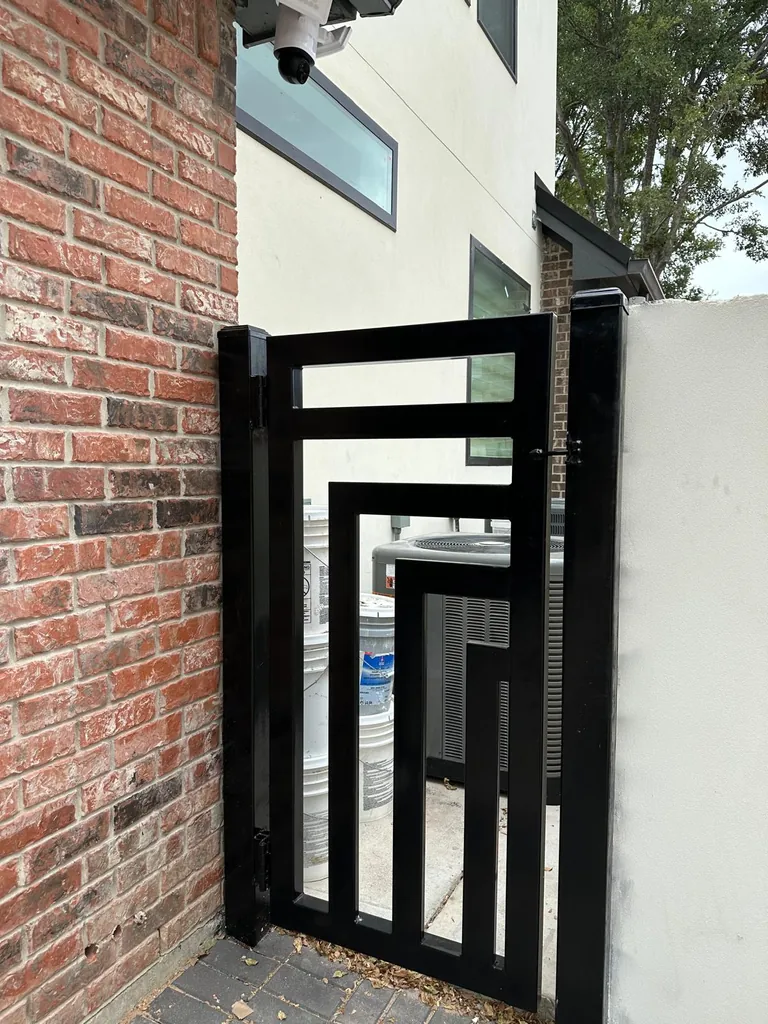 Fences And Custom Gates project photo