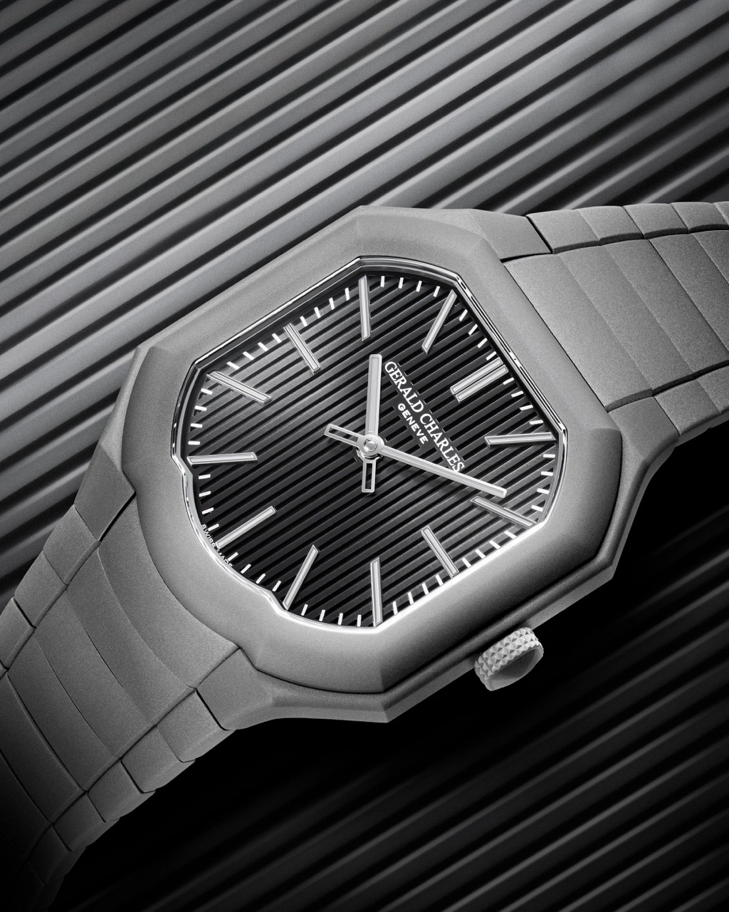 Profile view of the Gerald Charles Masterlink Boutique Edition showing ultra-thin case and bracelet