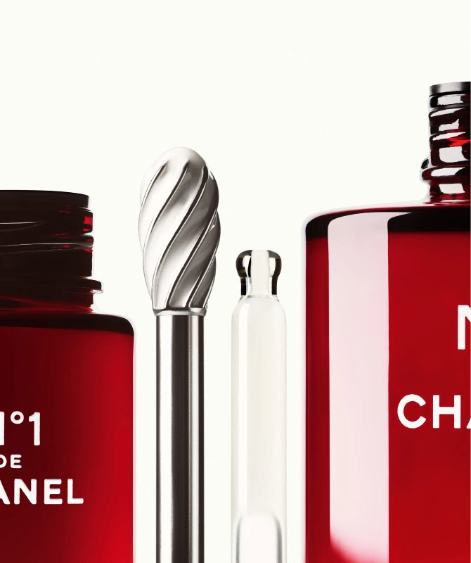 N°1 DE CHANEL Red Camellia-inspired serum duo arrangement
