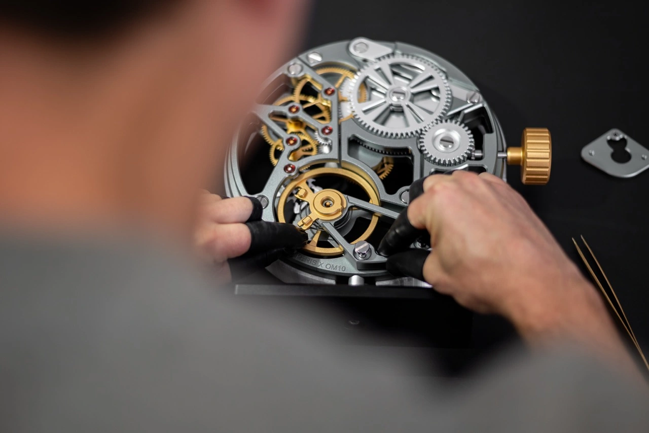 KERIS WOW wall-mounted tableau transforming a watch into wall art
