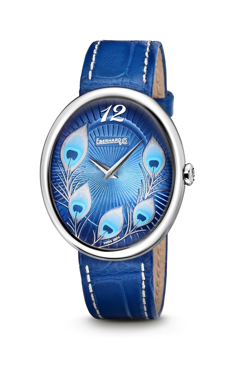 Eberhard & Co Gilda Peacock with peacock-feather engraved blue dial on the wrist