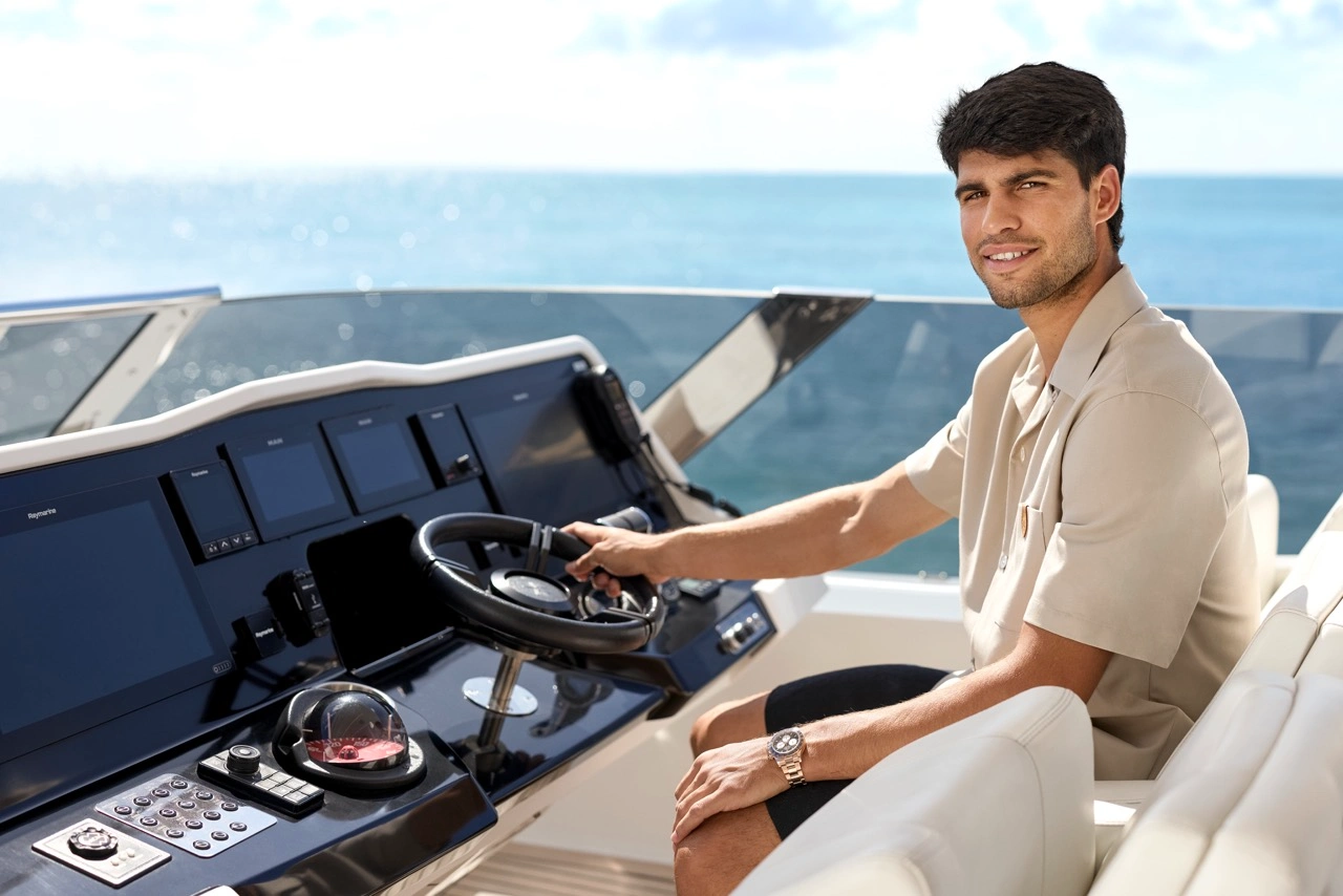 Ocean Lounge and waterside relaxation area on the Sunreef ULTIMA 88