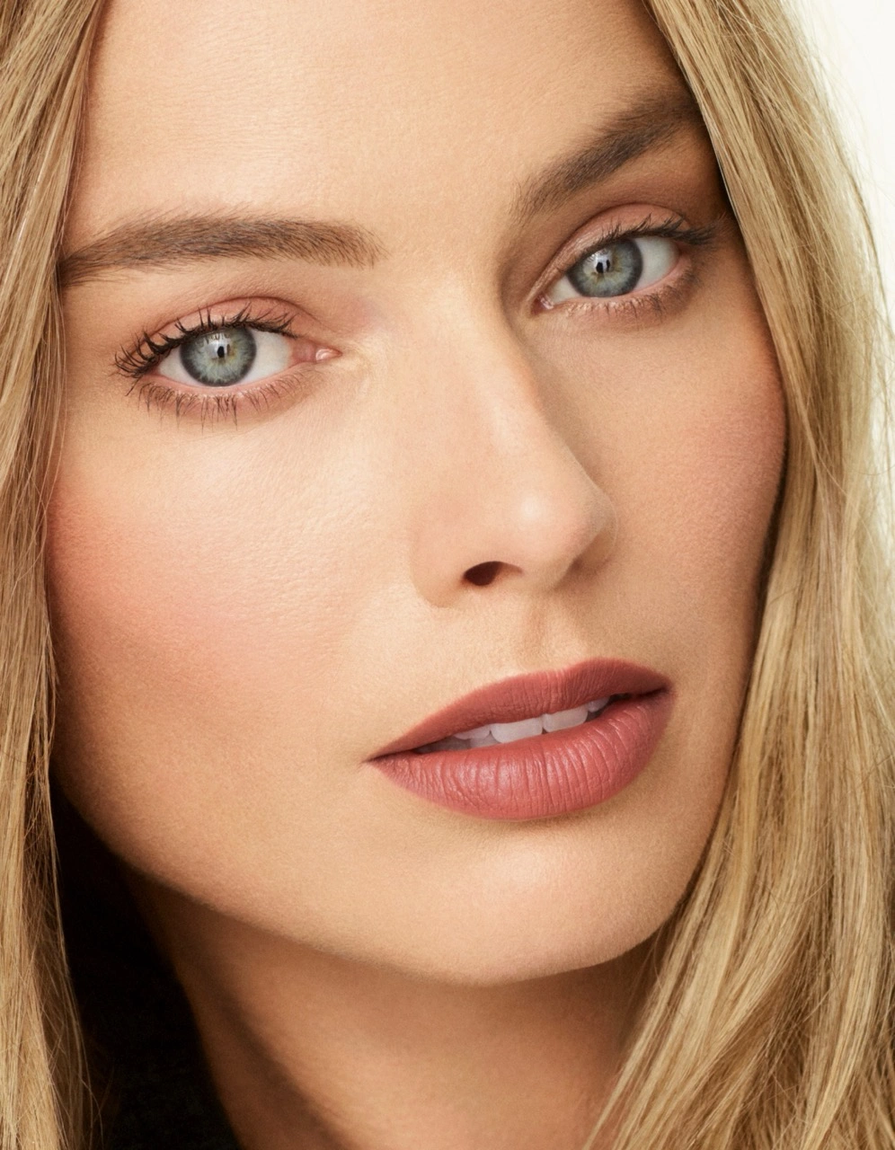CHANEL Rouge Allure Velvet lipstick collection visual