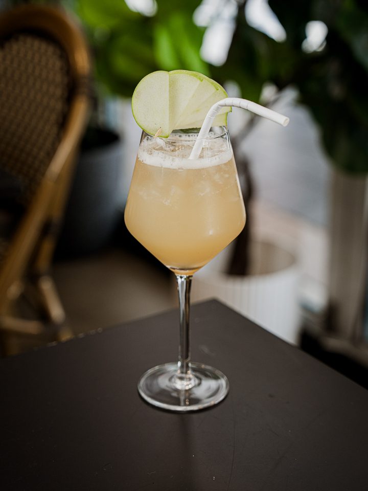 Danka Special Sinking Dusk mocktail garnished with lime in the lounge