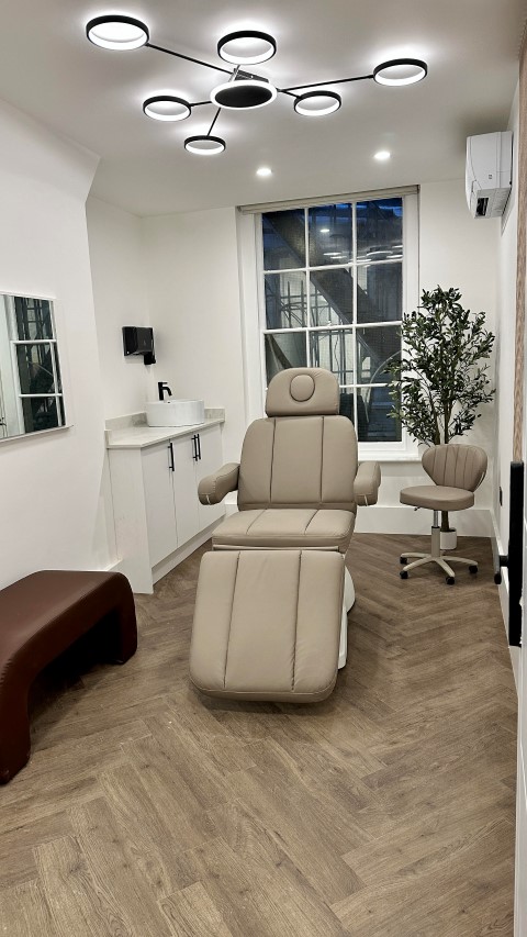 Minsony Baker Street