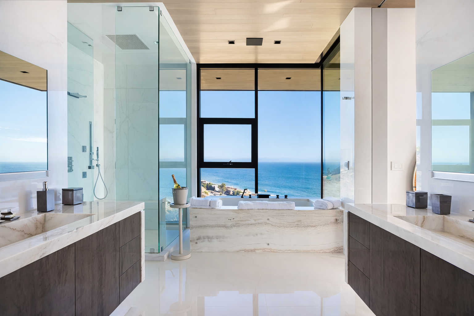 Luxurious bathroom with ocean view