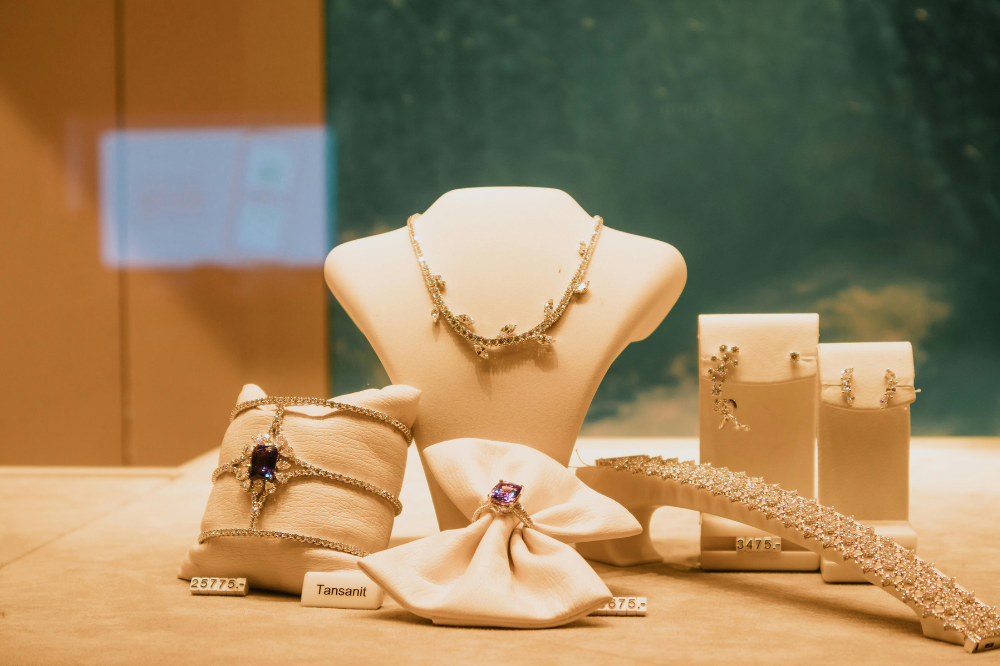 High-end Jewelry Buyer
