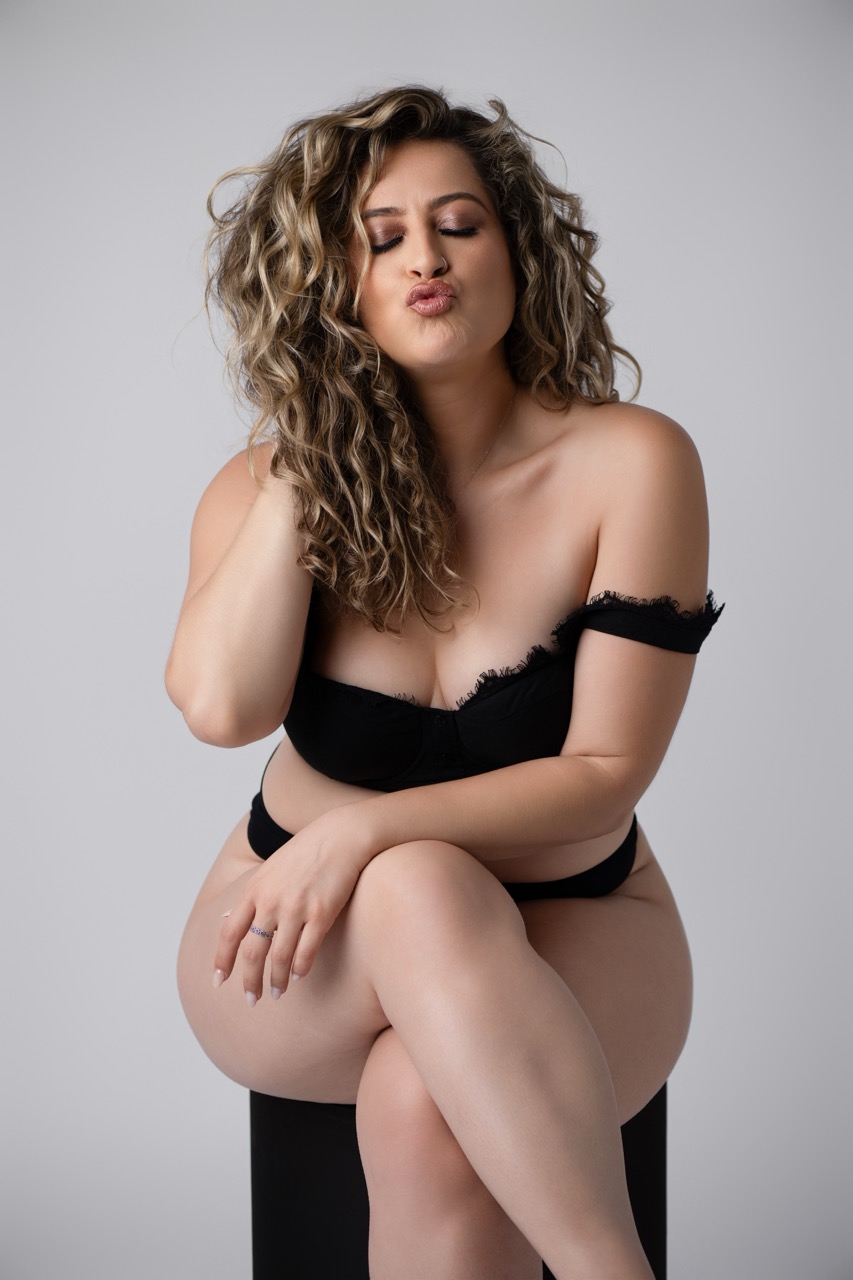 Boudoir photography Giveaway in Bloomingdale, IL
