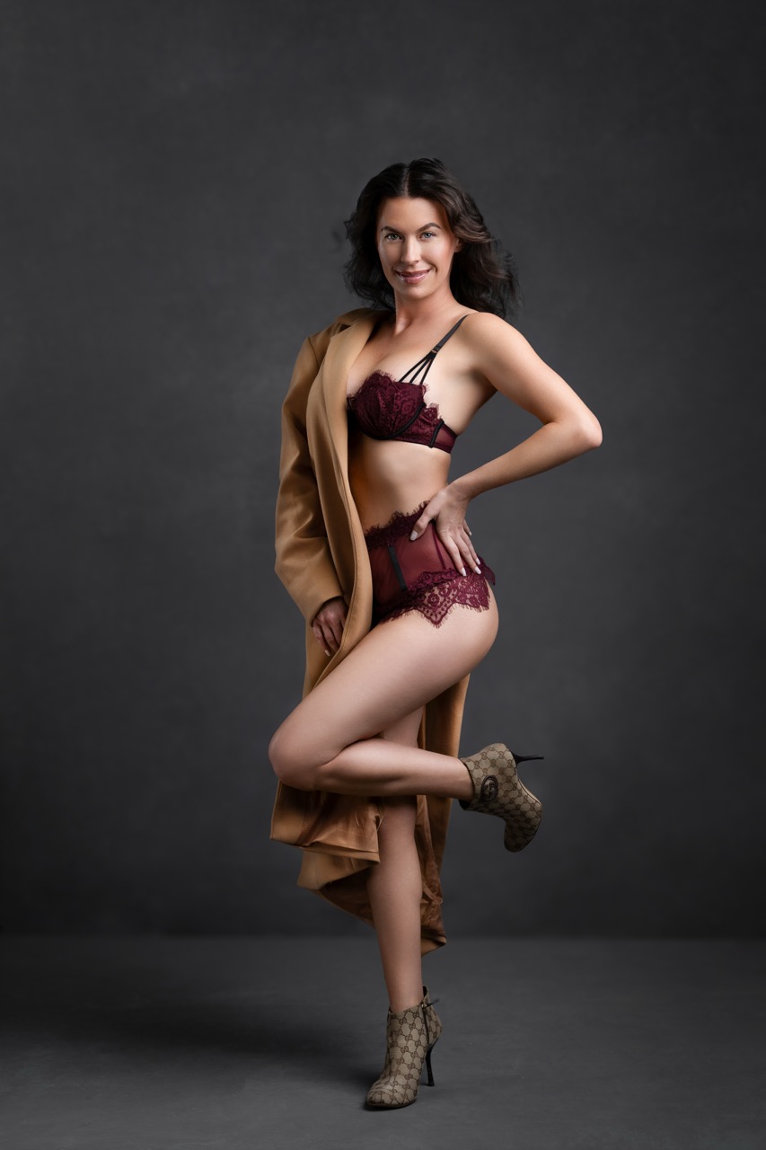 Boudoir photography Giveaway in Bloomingdale, IL