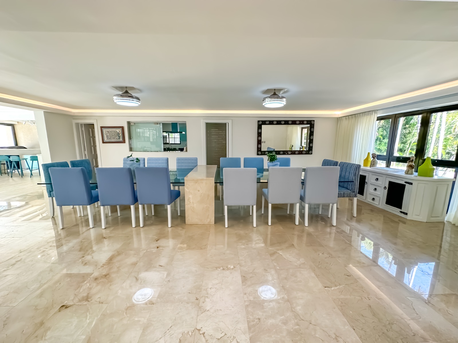 Formal dining at a private villa at Casa de Campo.