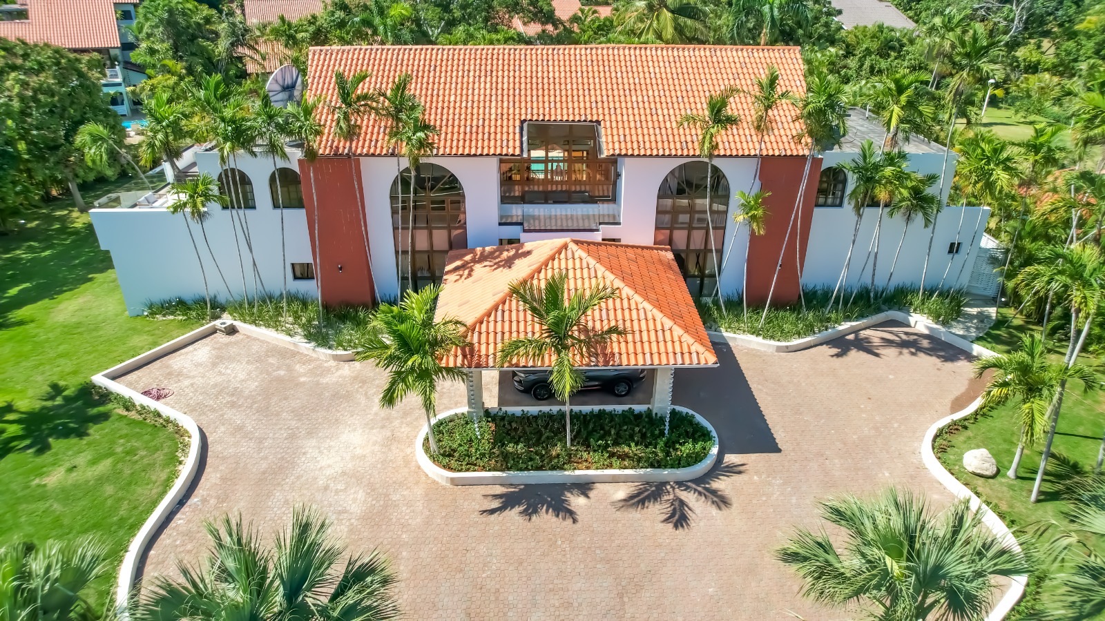 Front exterior of a private villa at Casa de Campo upon arrival.