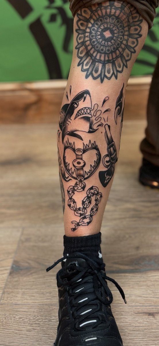 Traditional leg tattoo by Danny Woods, apprentice tattoo artist Cheadle Hulme