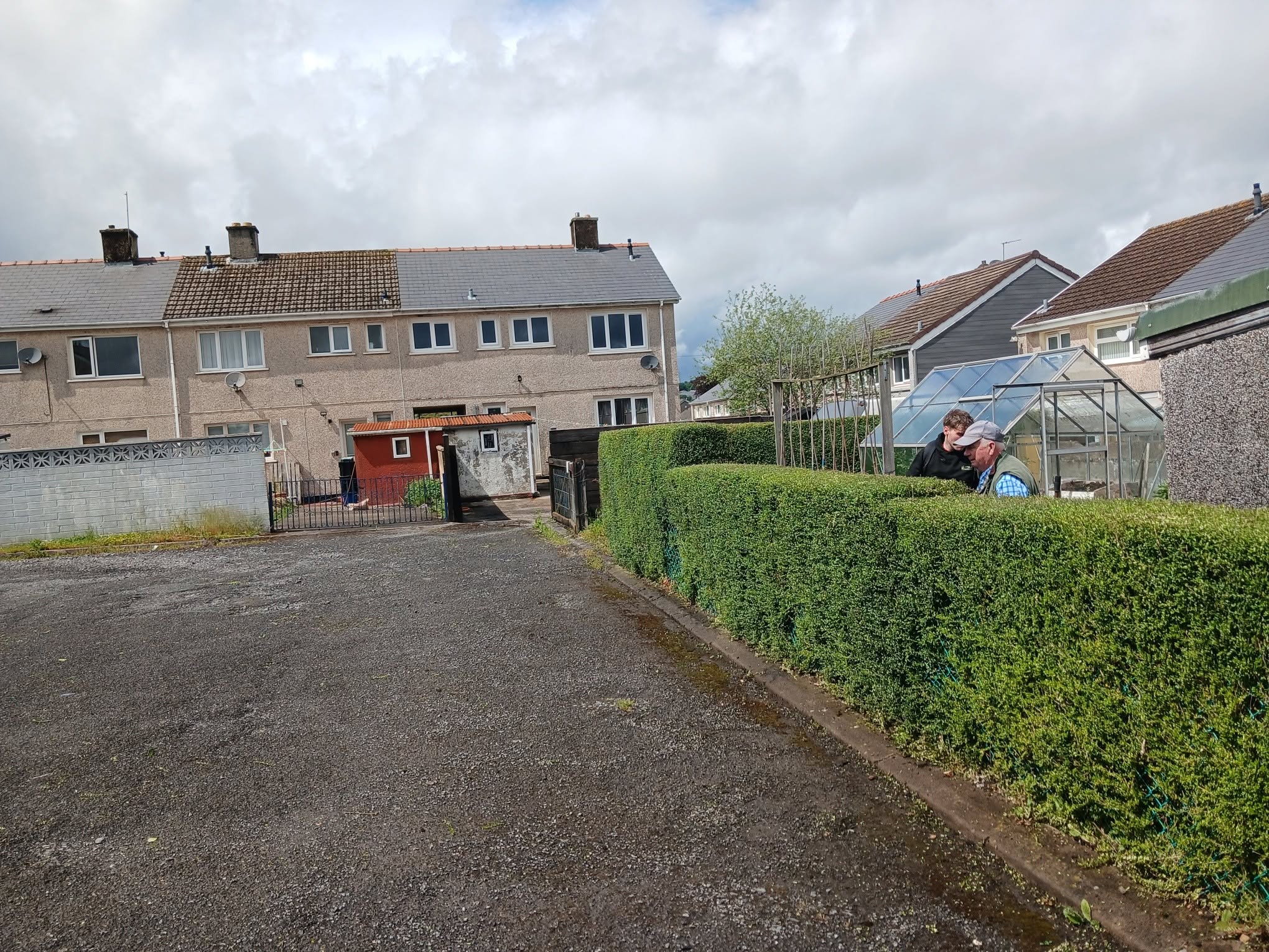 Front garden after hedge trimming and professional maintenance by Valleys Edge in Cardiff