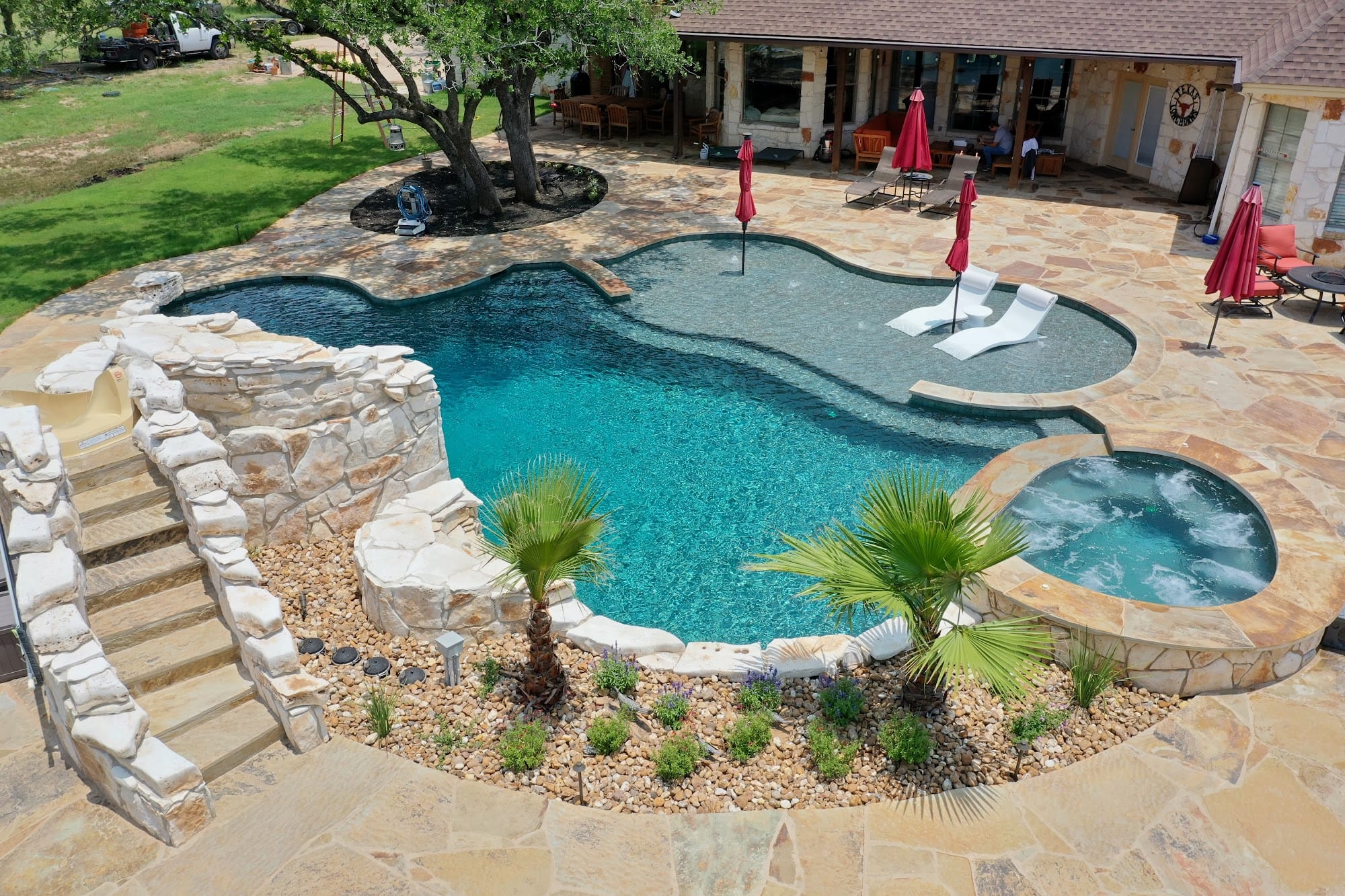 Custom pool by Celestial Water Pools