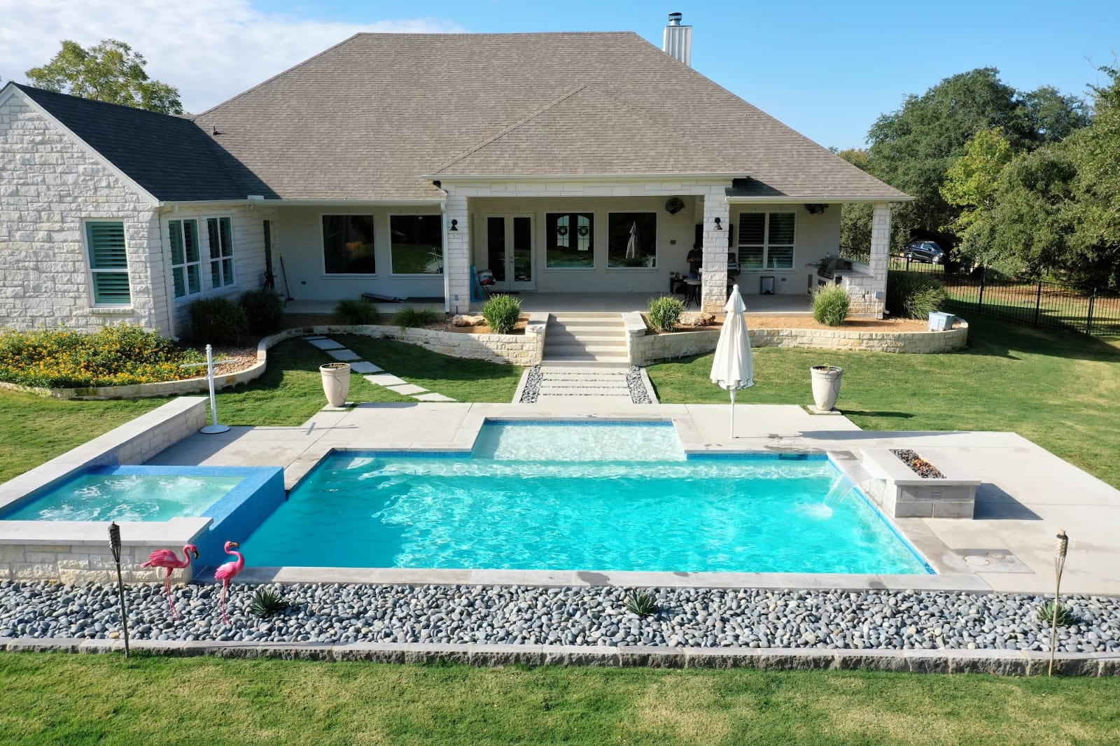 Custom pool by Celestial Water Pools