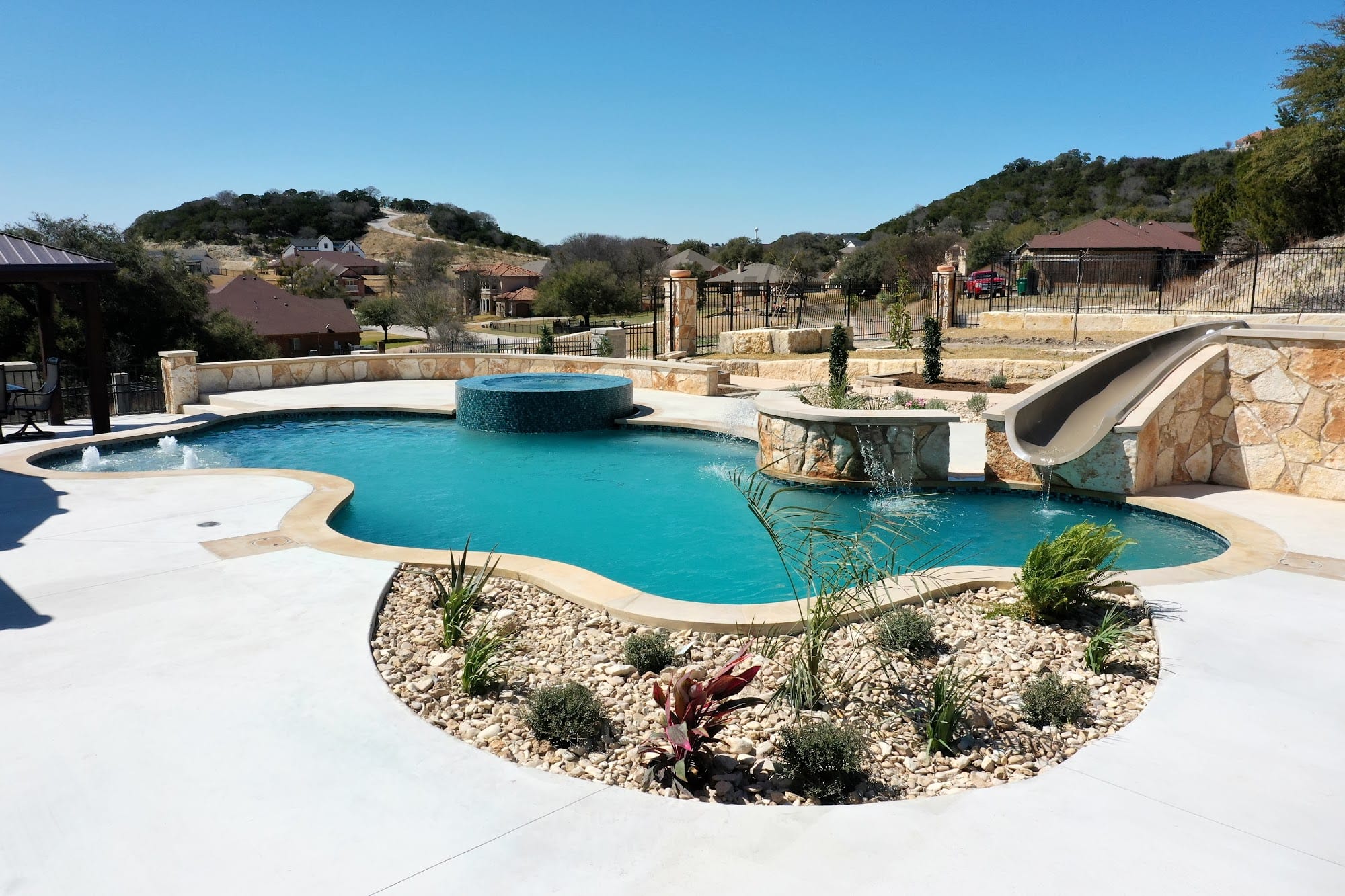Custom pool by Celestial Water Pools