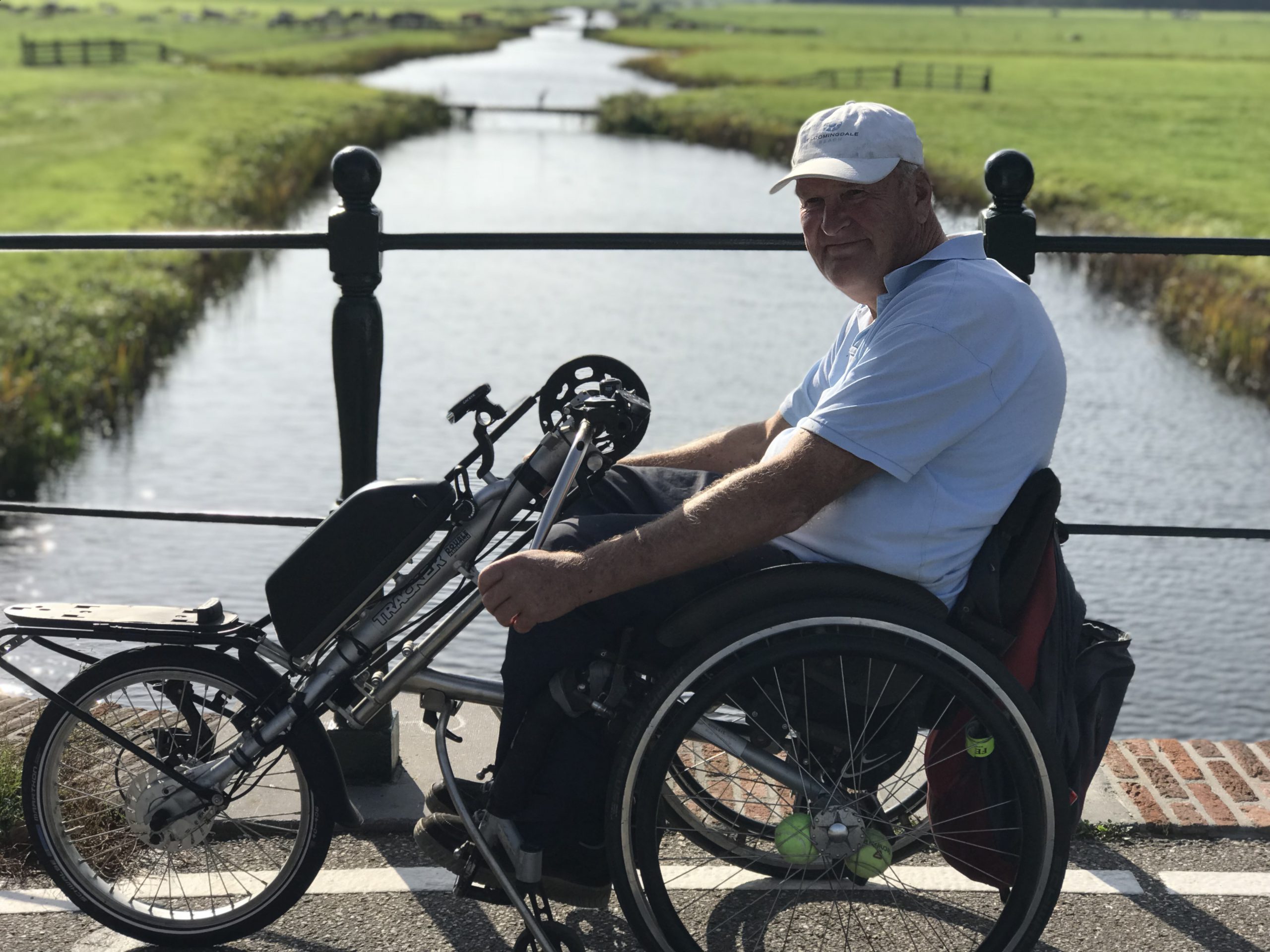 Jan de Boer op de handbike in Wassenaar