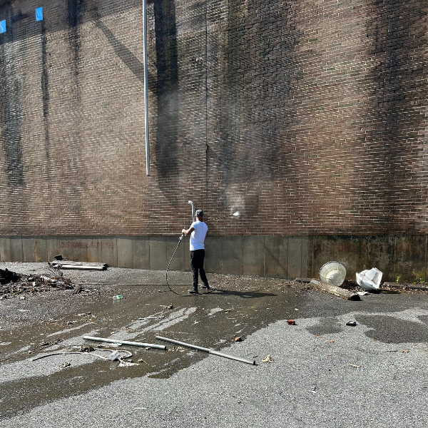 Commercial pressure washing in Easton Pennsylvania