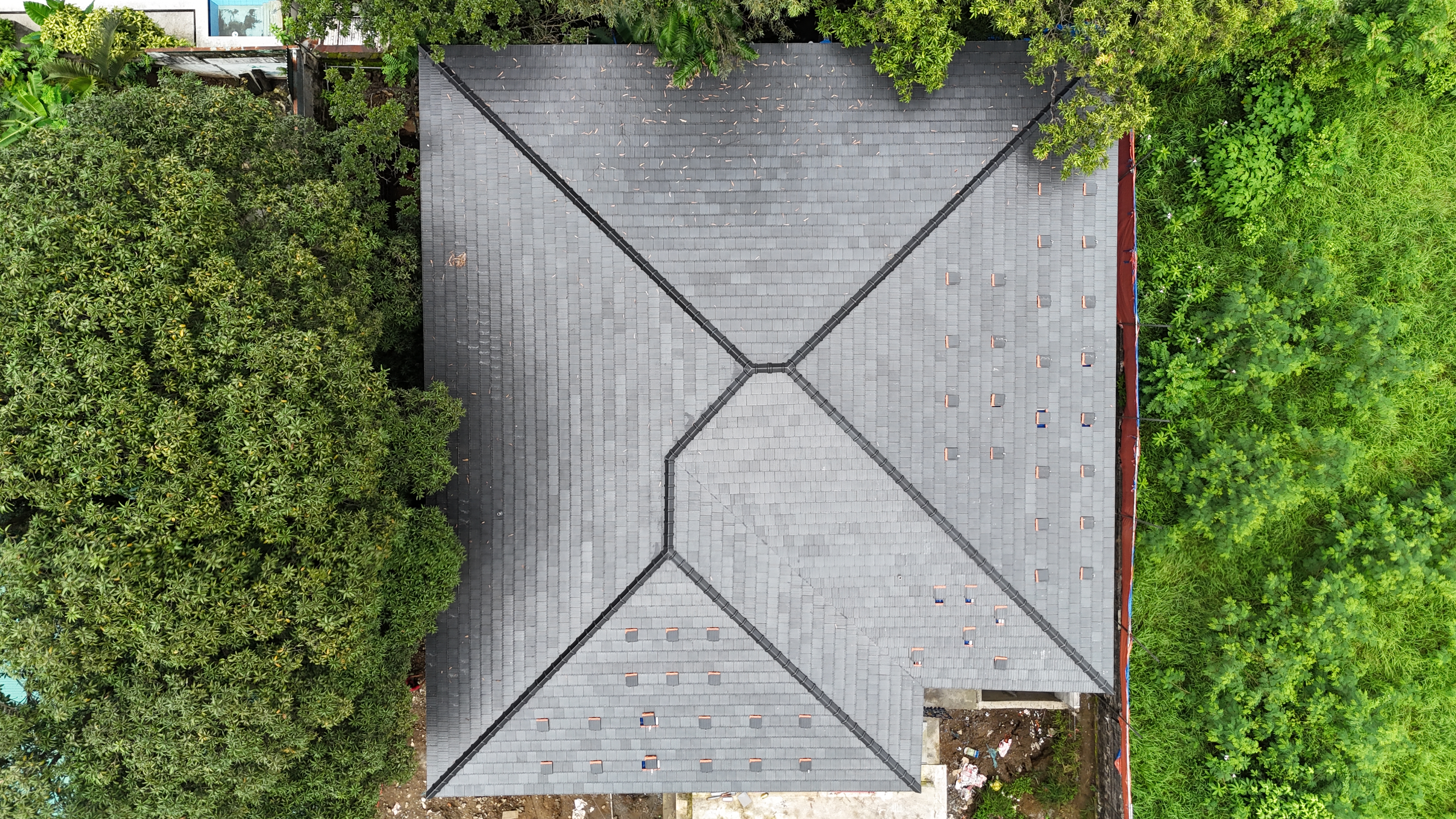 Roof detail and material finish