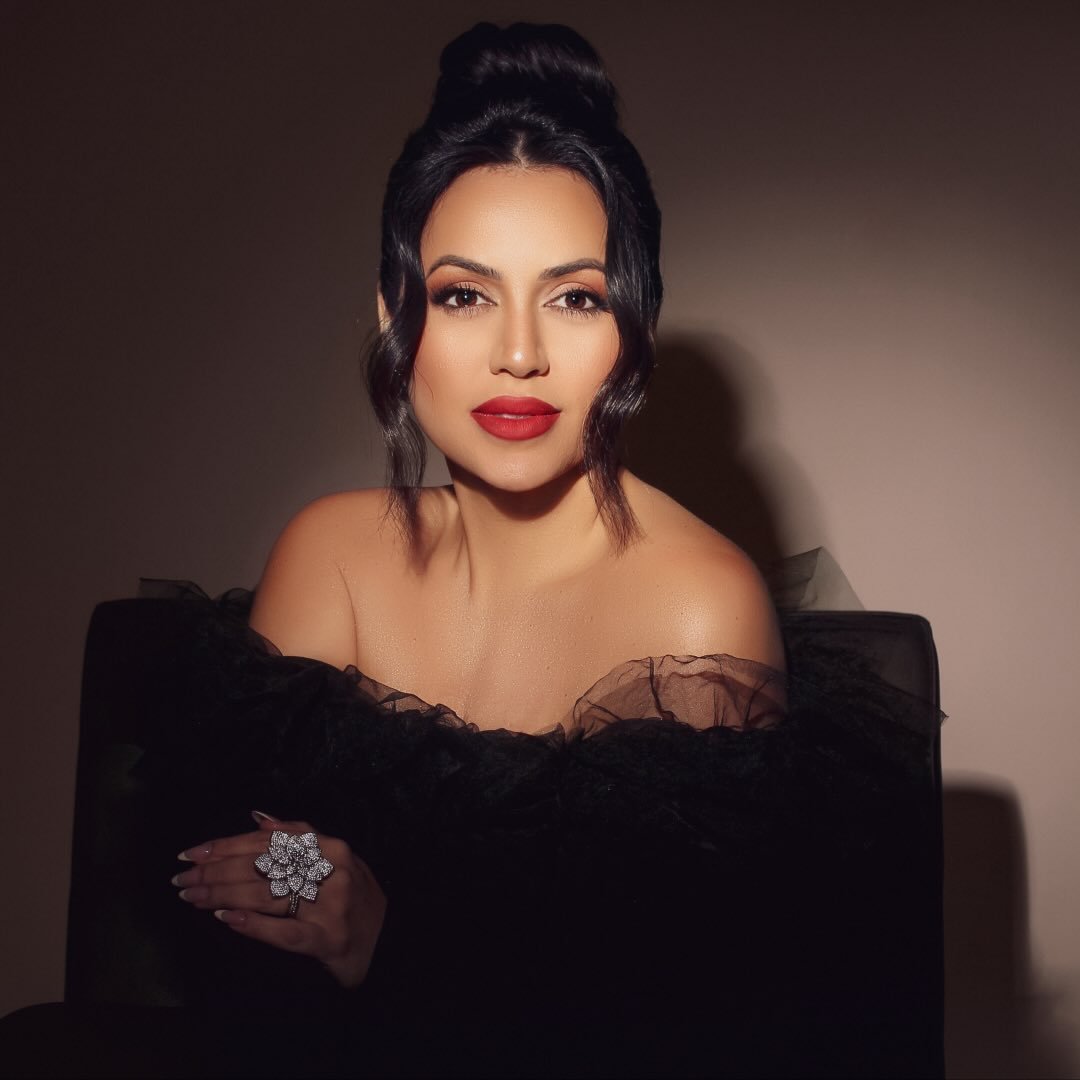 Tatti Bueno — Jueza oficial Estrella Colorina 2026