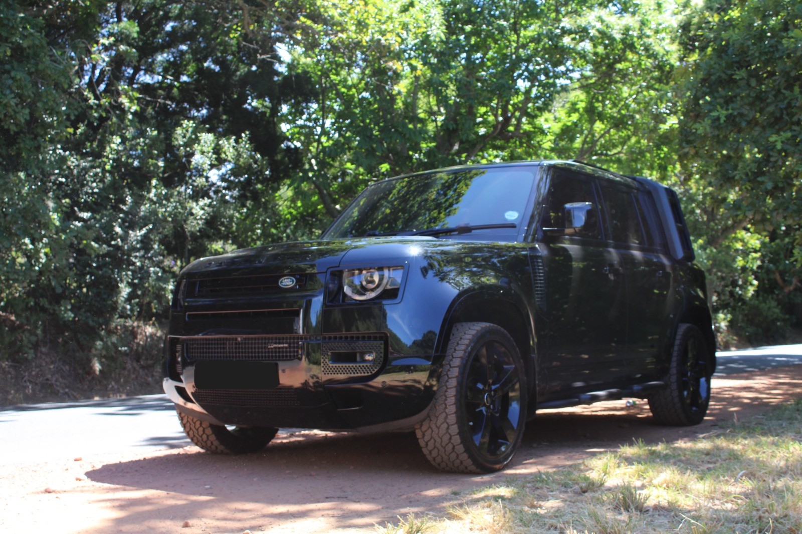 2022 Land Rover Defender D300 in black