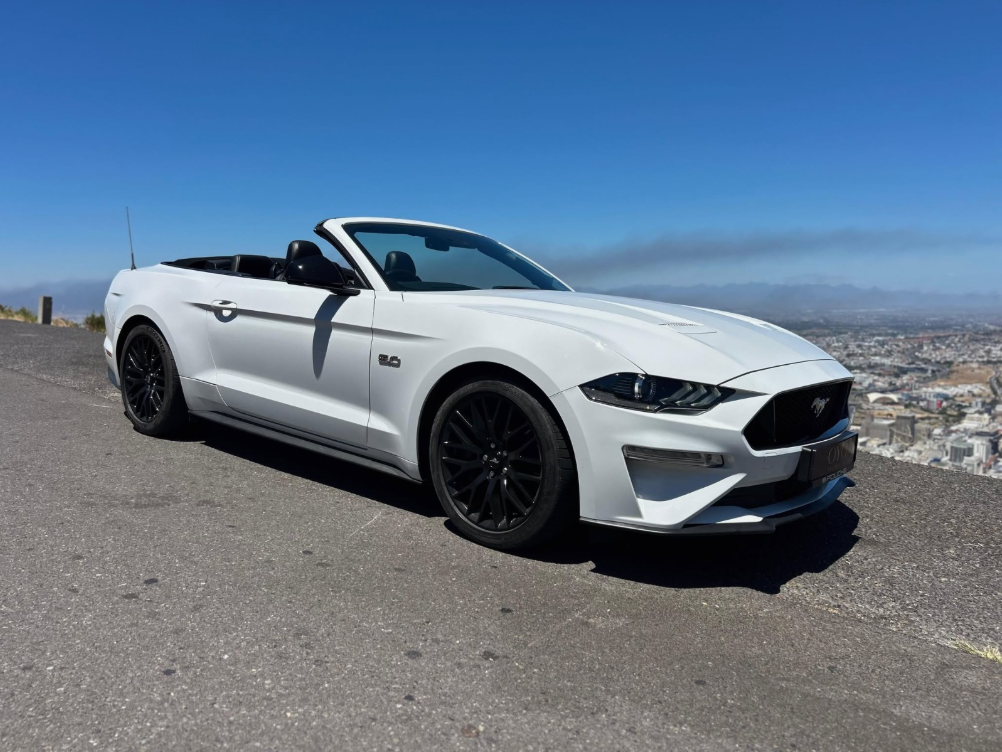 2021 Ford Mustang GT in white