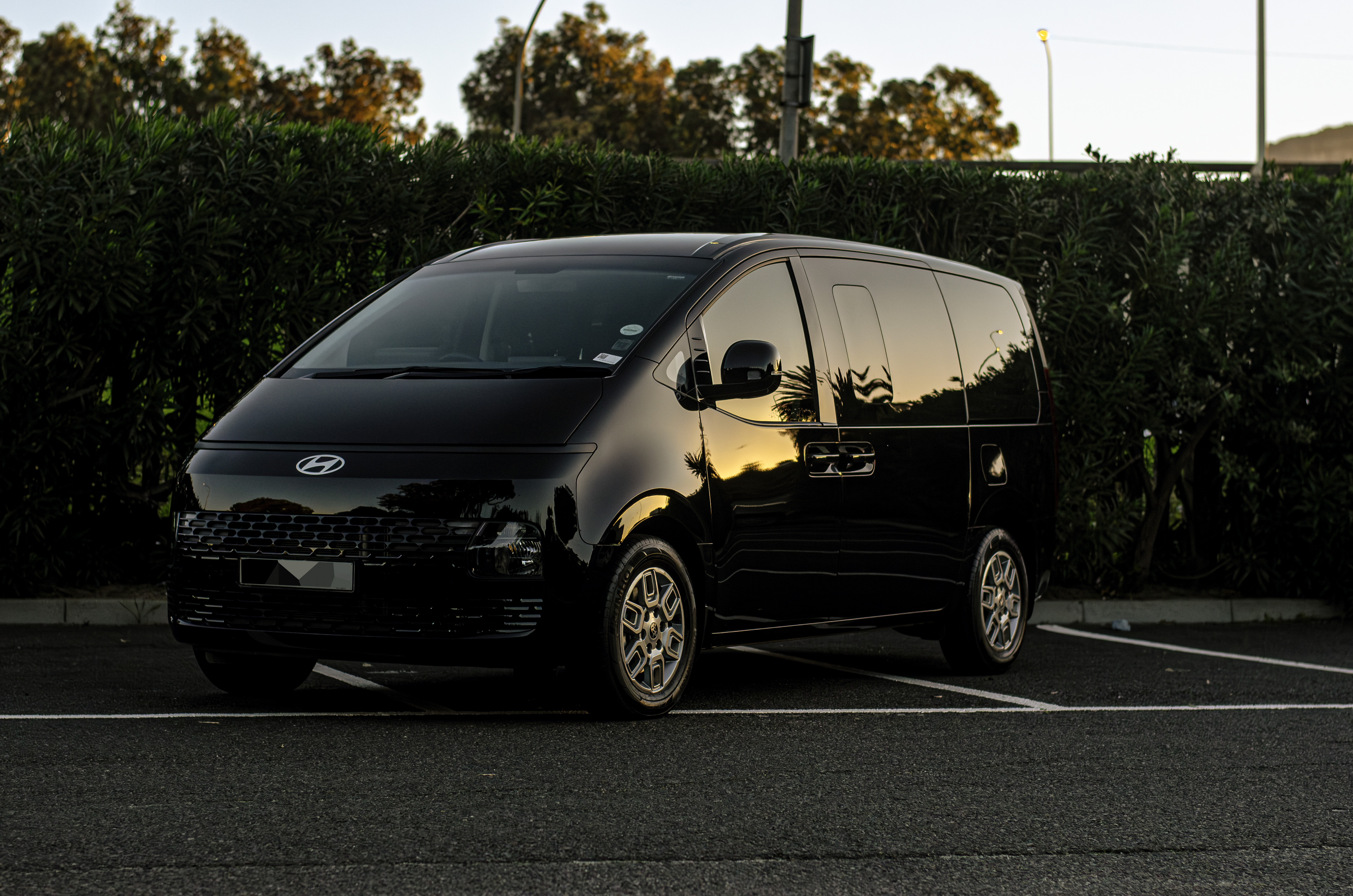 2026 Hyundai Staria 9 Seater in black