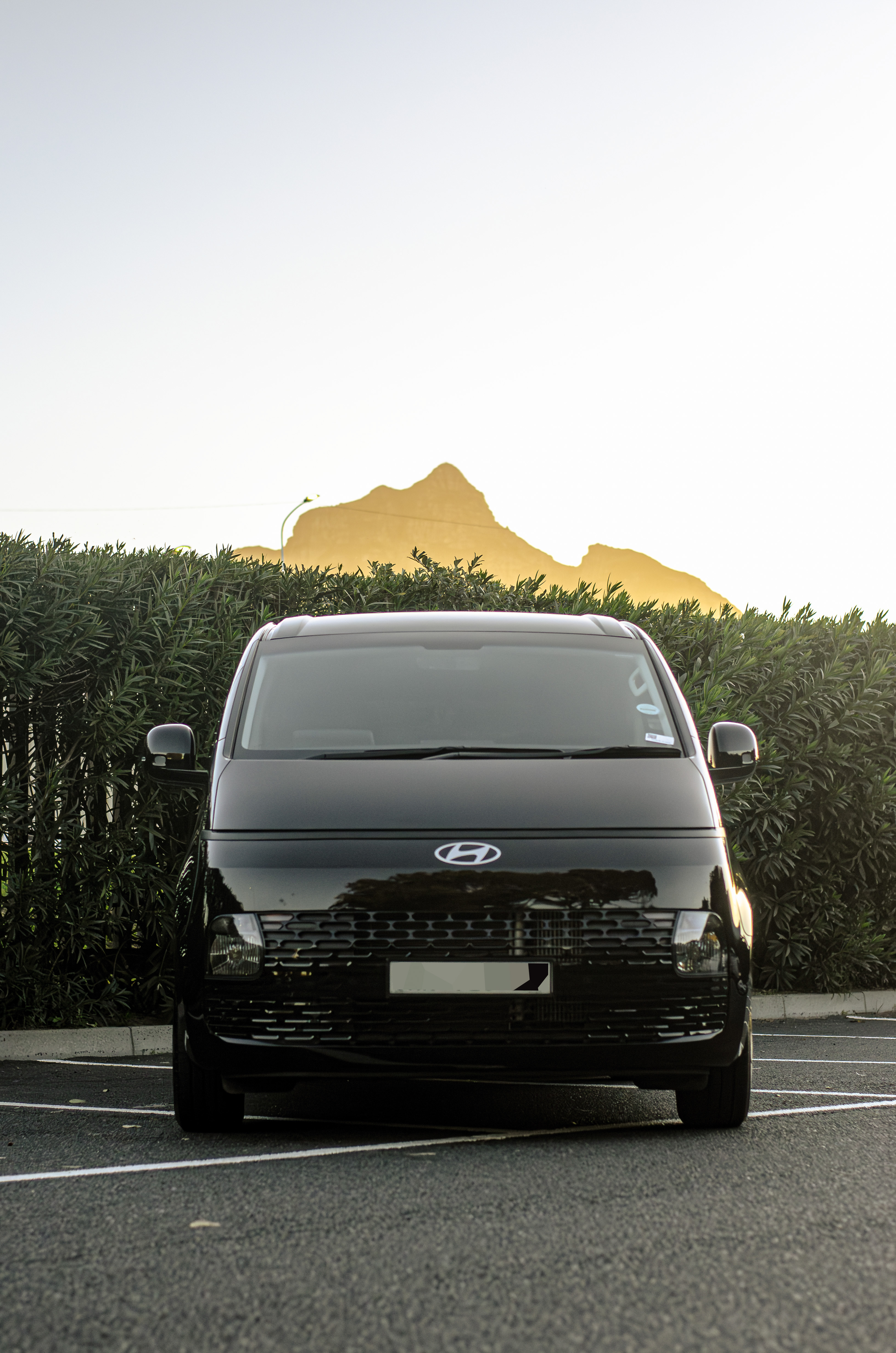 Black 2026 Hyundai Staria 9-seater front view for hire in Cape Town.