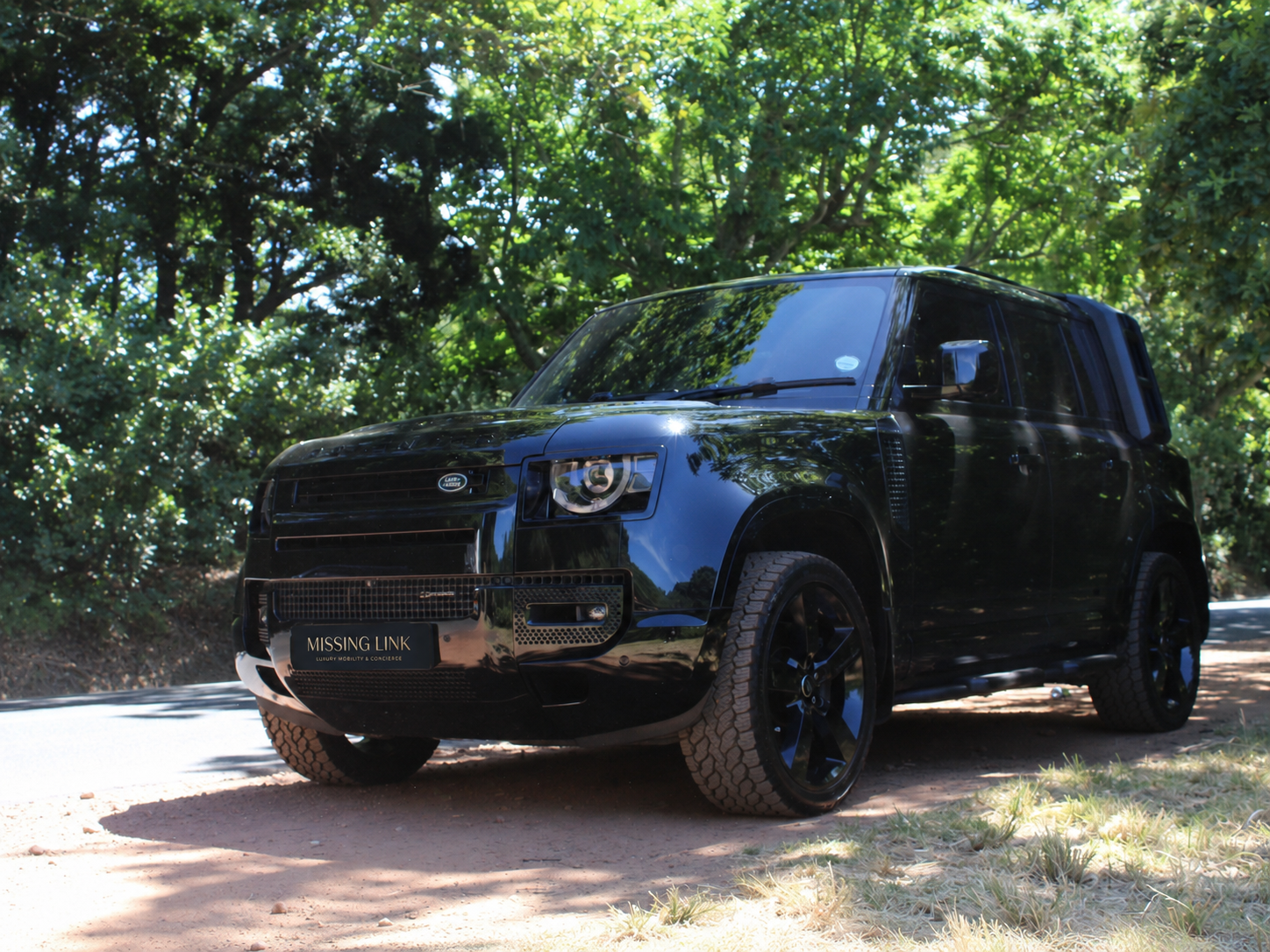 2022 Land Rover Defender D300 in black